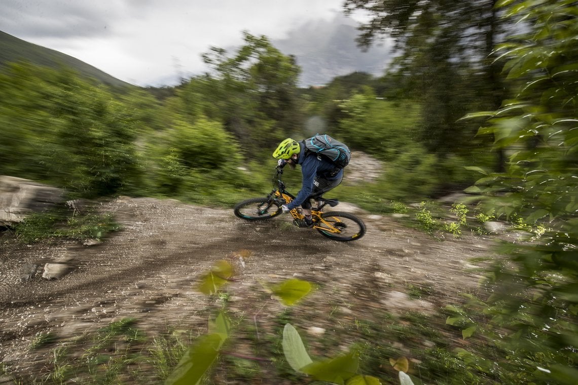 Auch Kies-Trails machen richtig Spaß