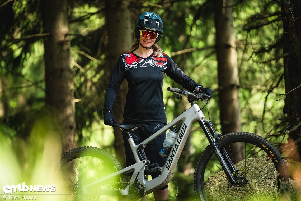 Halbschale, Fokus auf Auf- und Abfahrt, Spaß am Trails surfen und ein möglichst natürliches Fahrgefühl – klingt nach deinen Vorlieben?