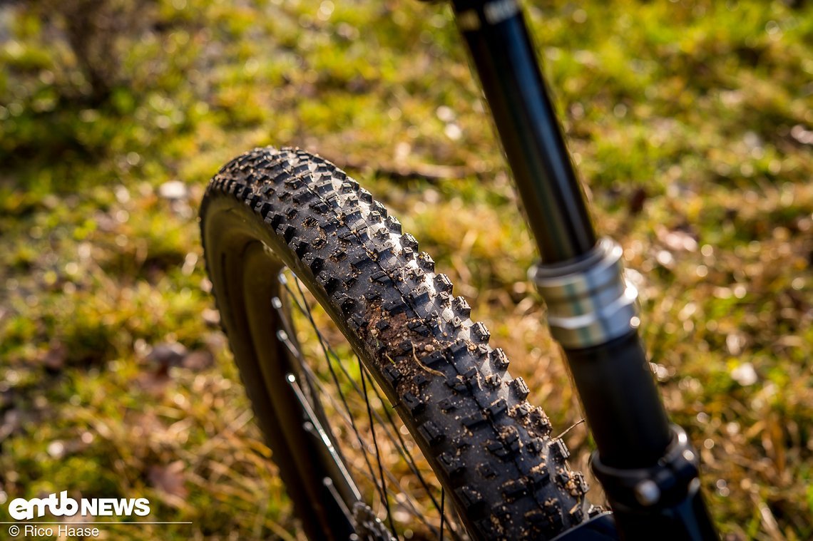 Mit den Maxxis Rekon kann man im trockenen Terrain punkten, aber bei Matsch und Nässe sind sie kaum zu gebrauchen