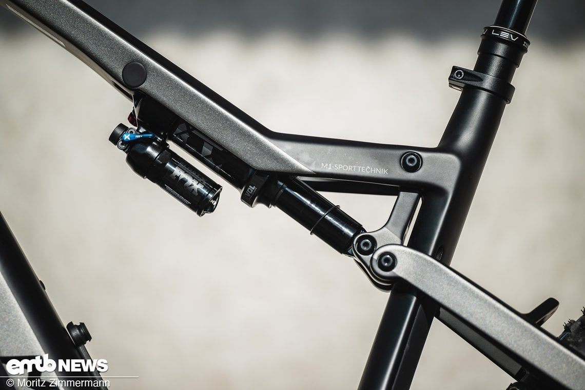 ... optisch beinahe im Rahmen verstecken.