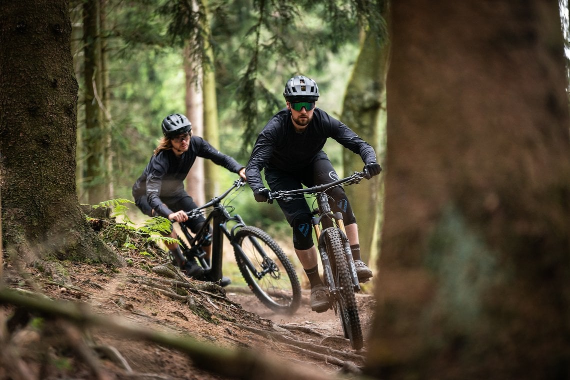 Nicht nur beruflich, sondern auch in ihrer Freizeit sind Jonathan und Johannes am Wochenende oft gemeinsam im Wald unterwegs