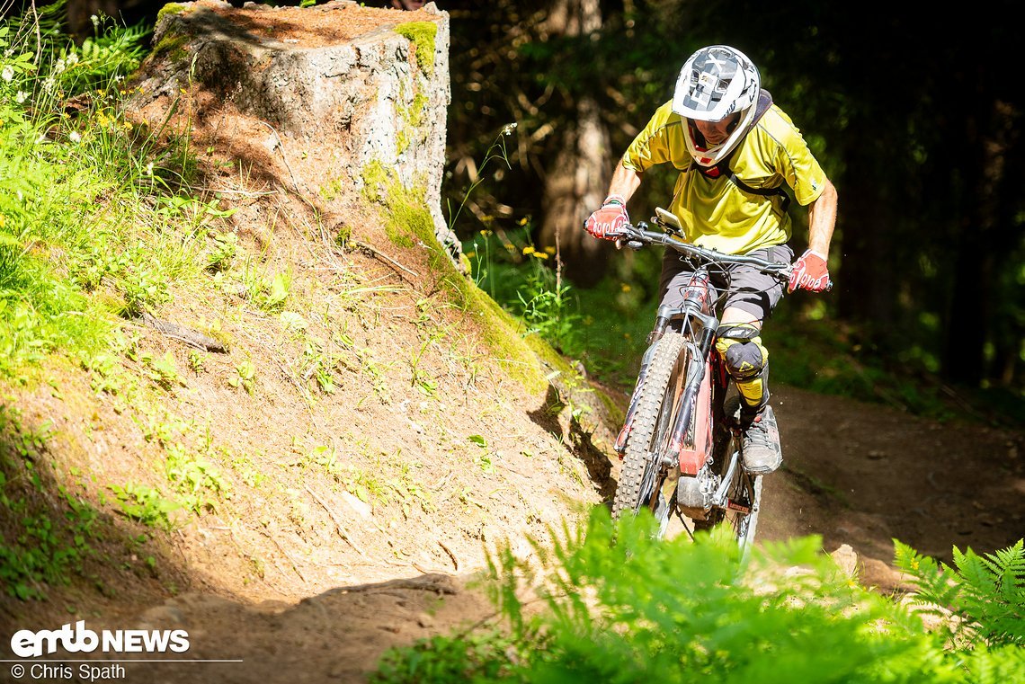 Technisches Singletrail-Klettern darf bei einem E-MTB-Event natürlich nicht fehlen.
