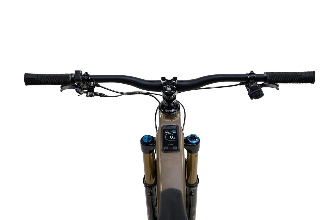 Beim Cockpit wird auf das Kiox 400c mit Mini-Remote gesetzt.