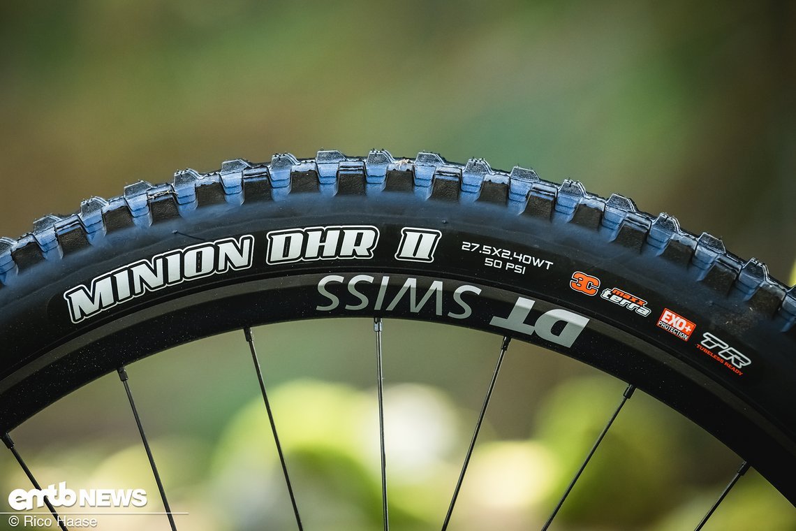 Maxxis Minion DHR2 und Assegai sind eine gute Wahl für das Spectral:ONfly