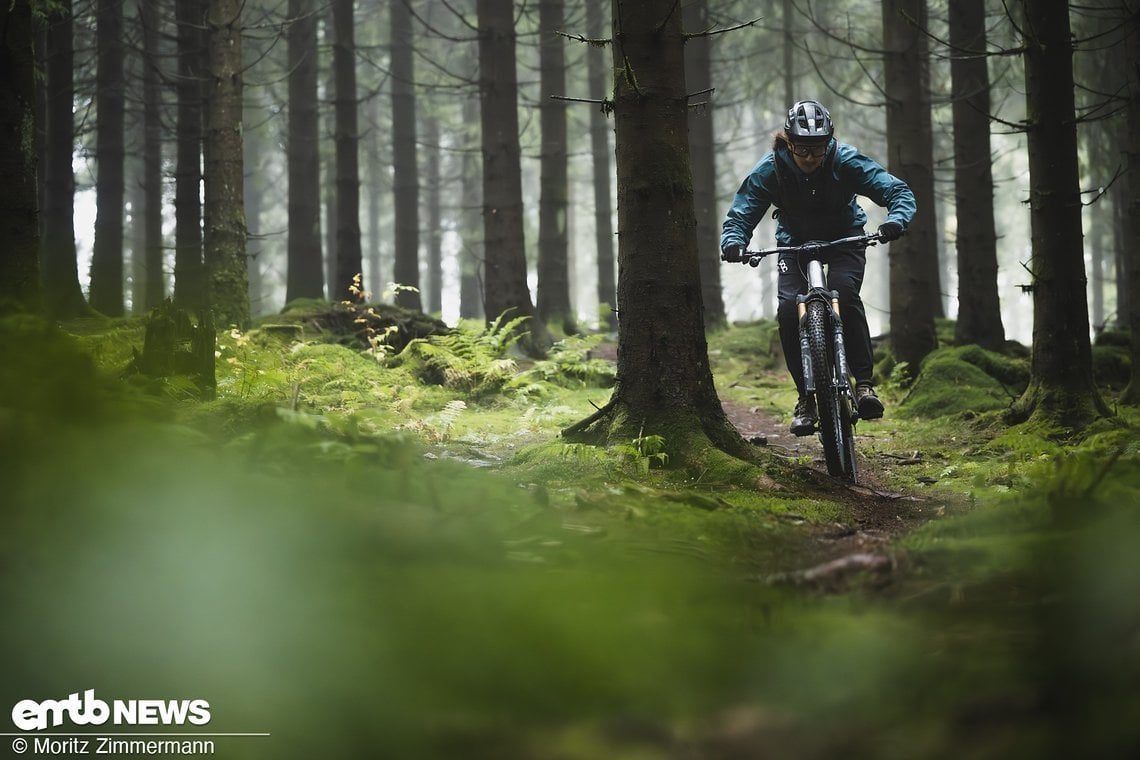 Bei den feuchten Testbedingungen wollte das Canyon mit Nachdruck bewegt werden, Unaufmerksamkeit wurde direkt bestraft.