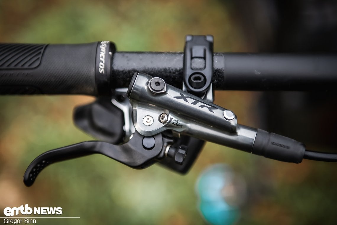 Shimano XTR-Bremsen sorgen für mehr als genug Bremspower.