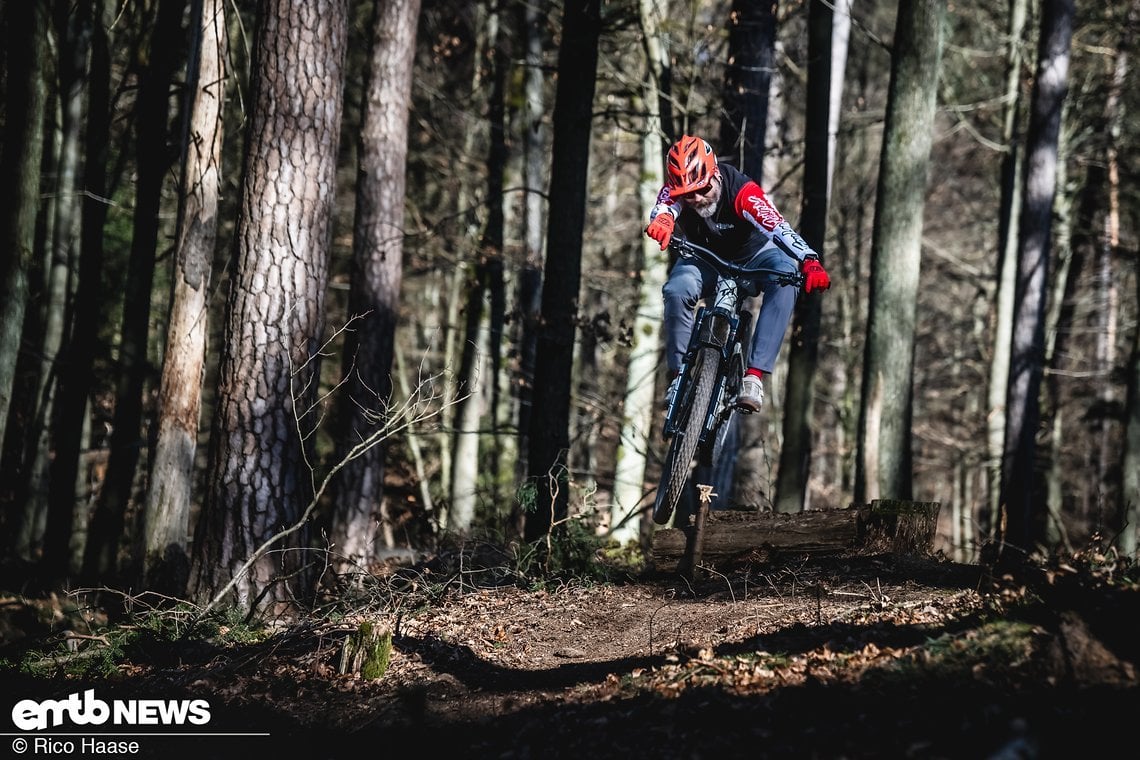 Auf meinen Hometrails im deutschen Mittelgebirge macht das Transition Regulator CX unglaublich viel Spaß und rückt direkt in meine Top 3 der besten Bikes für 2025.