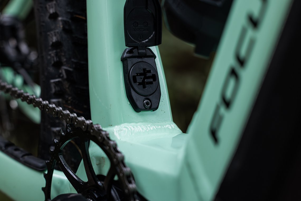 Wer den Akku nicht entnehmen oder einen Port für den Range-Extender sucht, wird ebenfalls fündig.