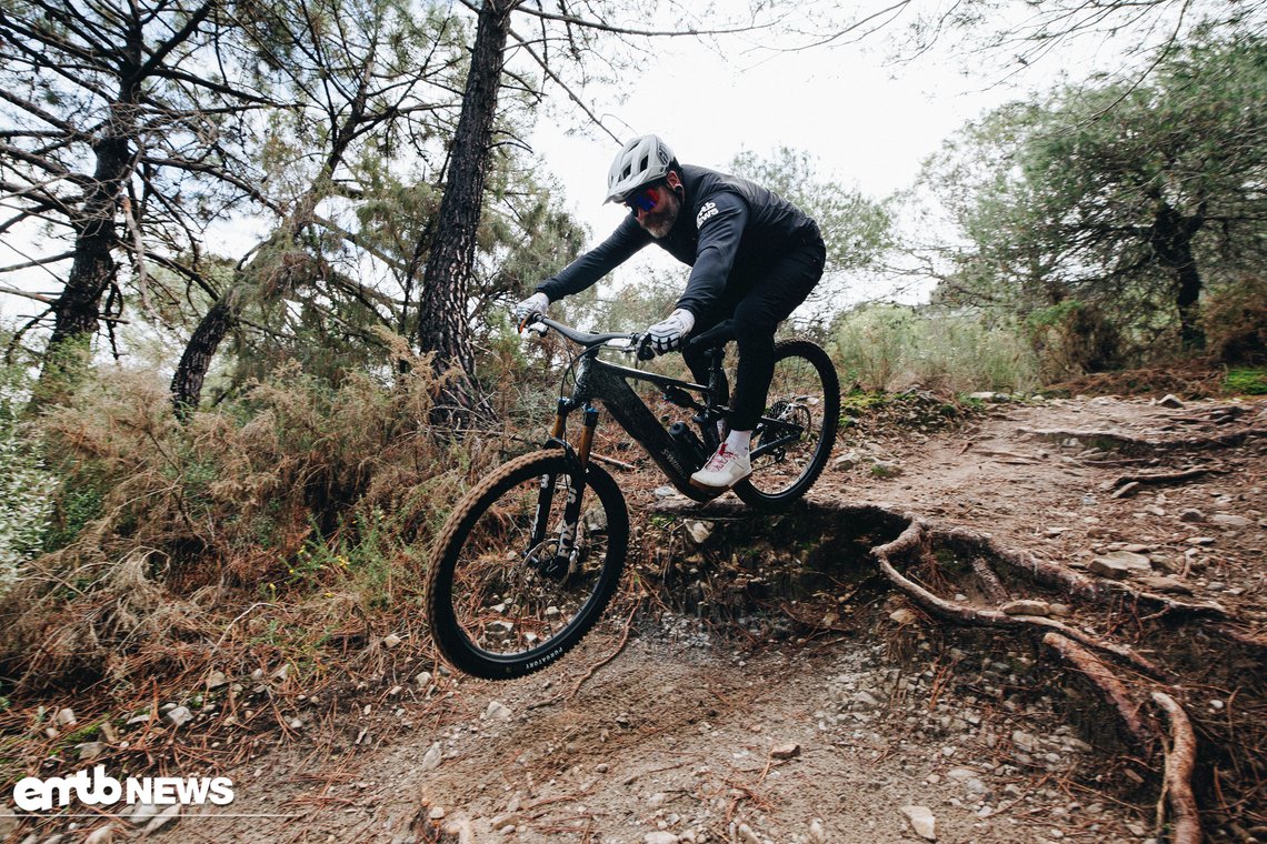 Ja, auch solche Trails lassen sich mit 140/130 mm Federweg problemlos fahren.