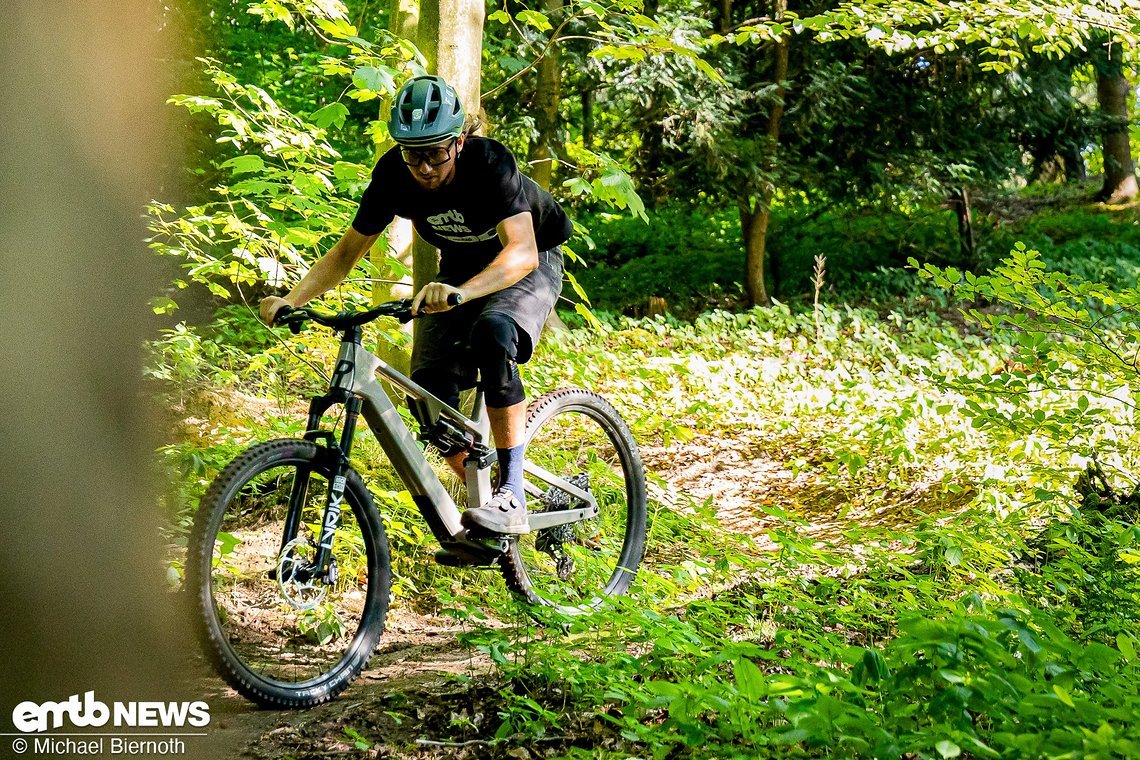 Ich bin kein Pierron – das Rad mit so viel Vertrauen auf die Kante zu werfen gelingt mir nicht immer.