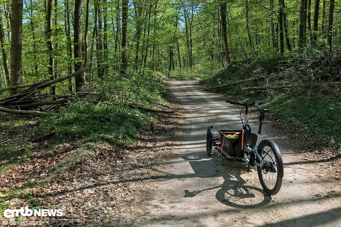 Ein offizieller Radweg in der Region Schwäbische Alb entlang einer der Steigen