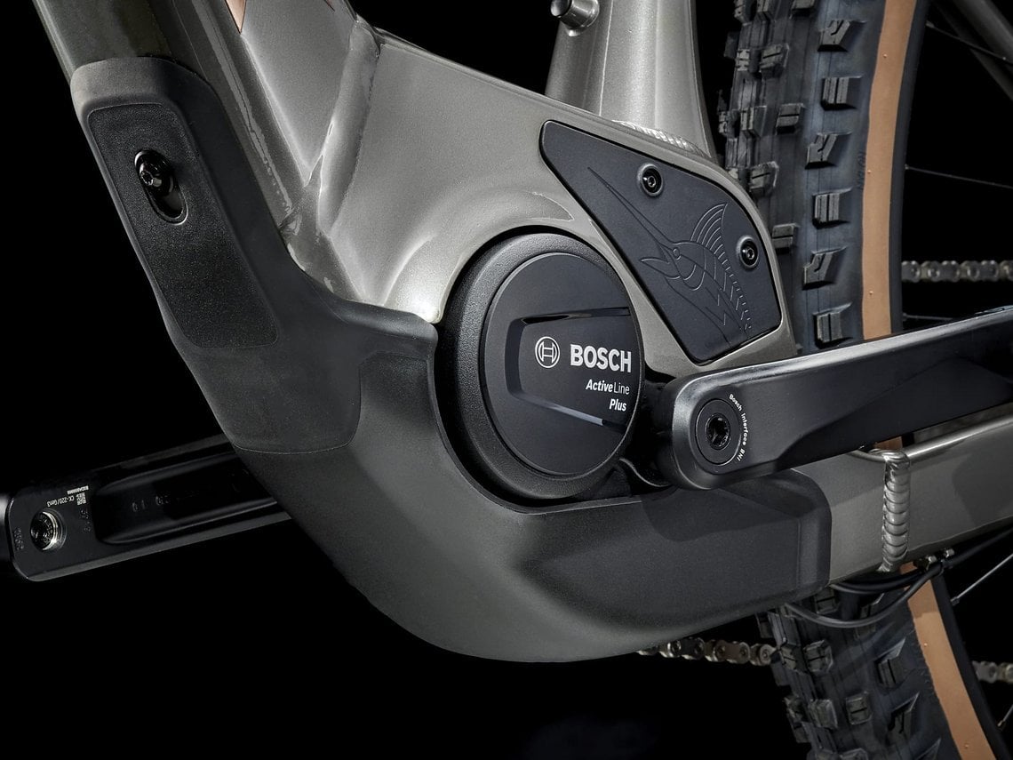 Der Bosch Active Line Plus bietet eine Leistung von 250 Wh und ein maximales Drehmoment von 50 Nm – genug für die ersten Ausflüge ins Gelände.