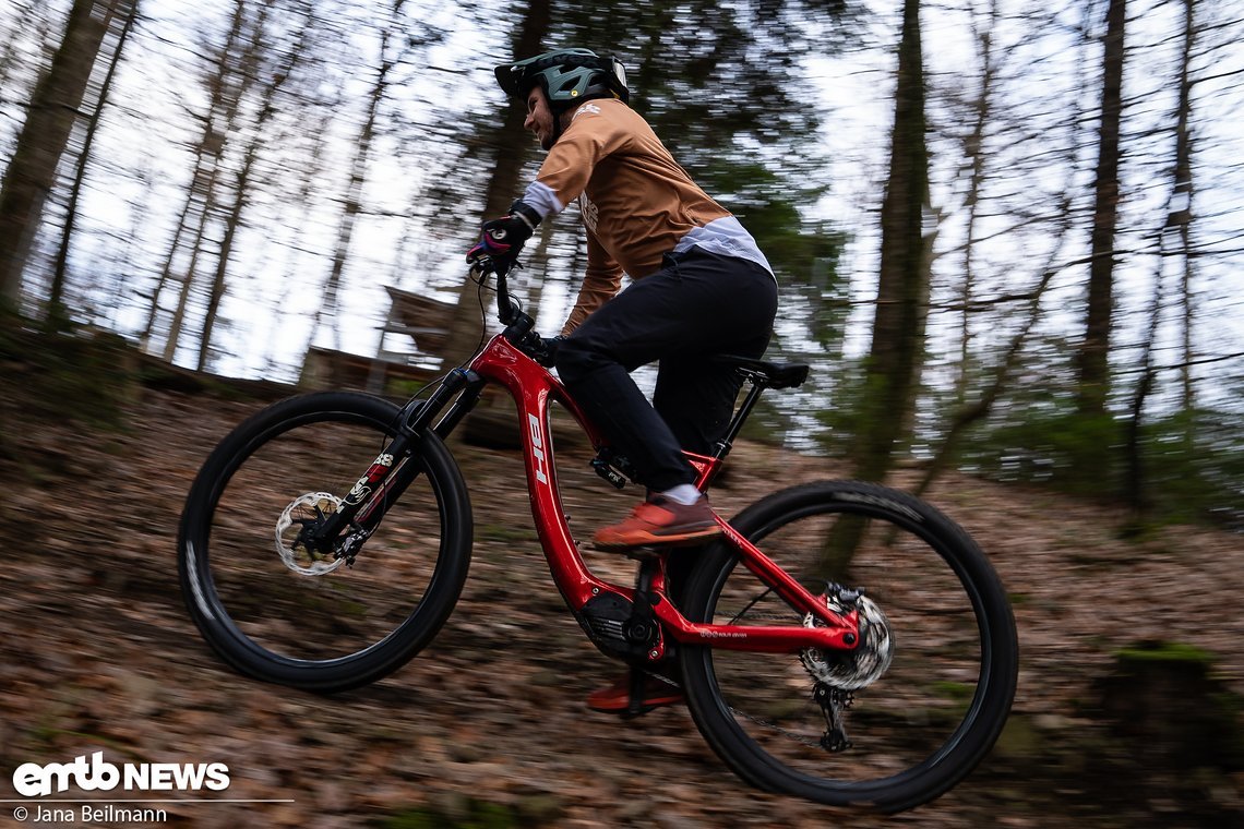 Der kraftvolle Shimano EP801-Motor und die angenehme Sitzposition auf dem Rad sorgen für mächtig Freude im Uphill