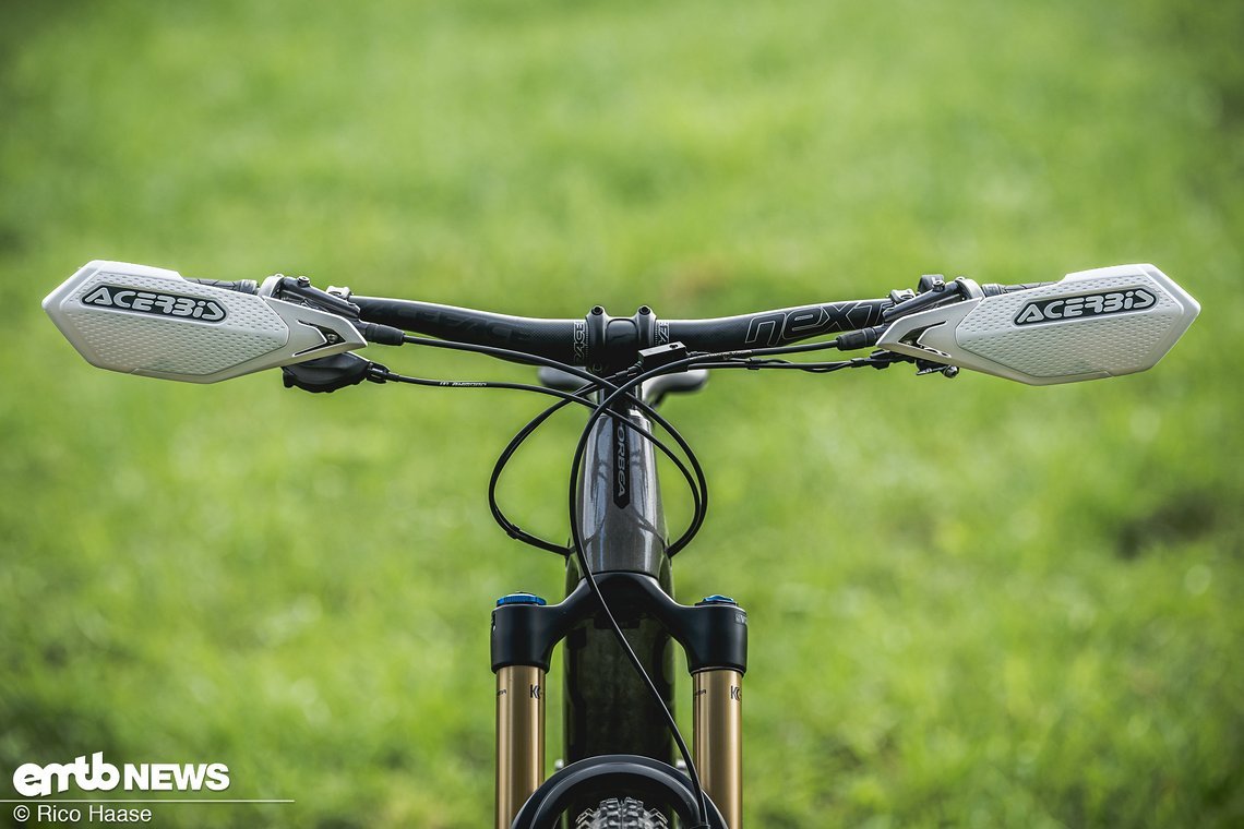 Acerbis X-Elite Handguards schützen auch die Bremsgriffe und lassen sich farblich abstimmen.