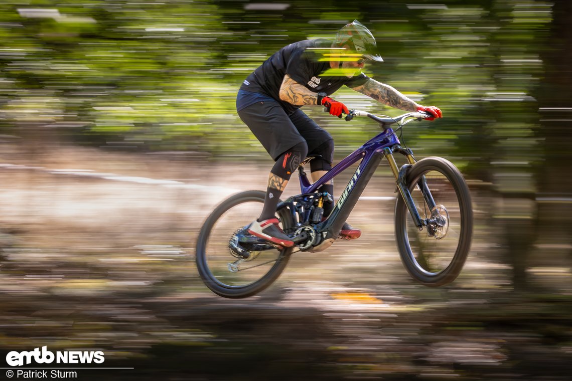 Gerade das satte Fahrwerk konnte am Giant Reign E+ begeistern – das neue Giant ist dabei agil genug, um den Spagat zwischen Fahrspaß auf Singletrails und Nehmerqualitäten für den Bikepark zu stemmen.