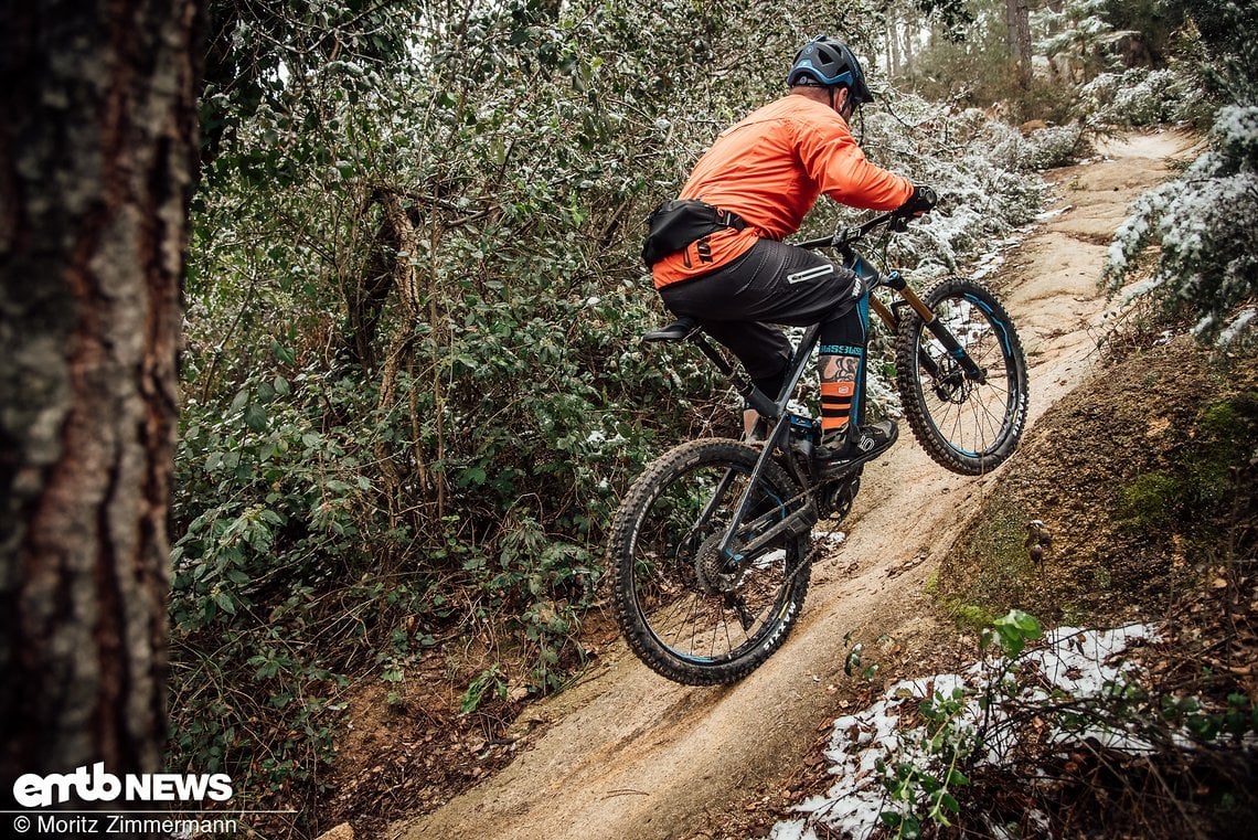 Das Mondraker E-Crusher ist auch an steilen Rampen nicht aus der Ruhe zu bringen