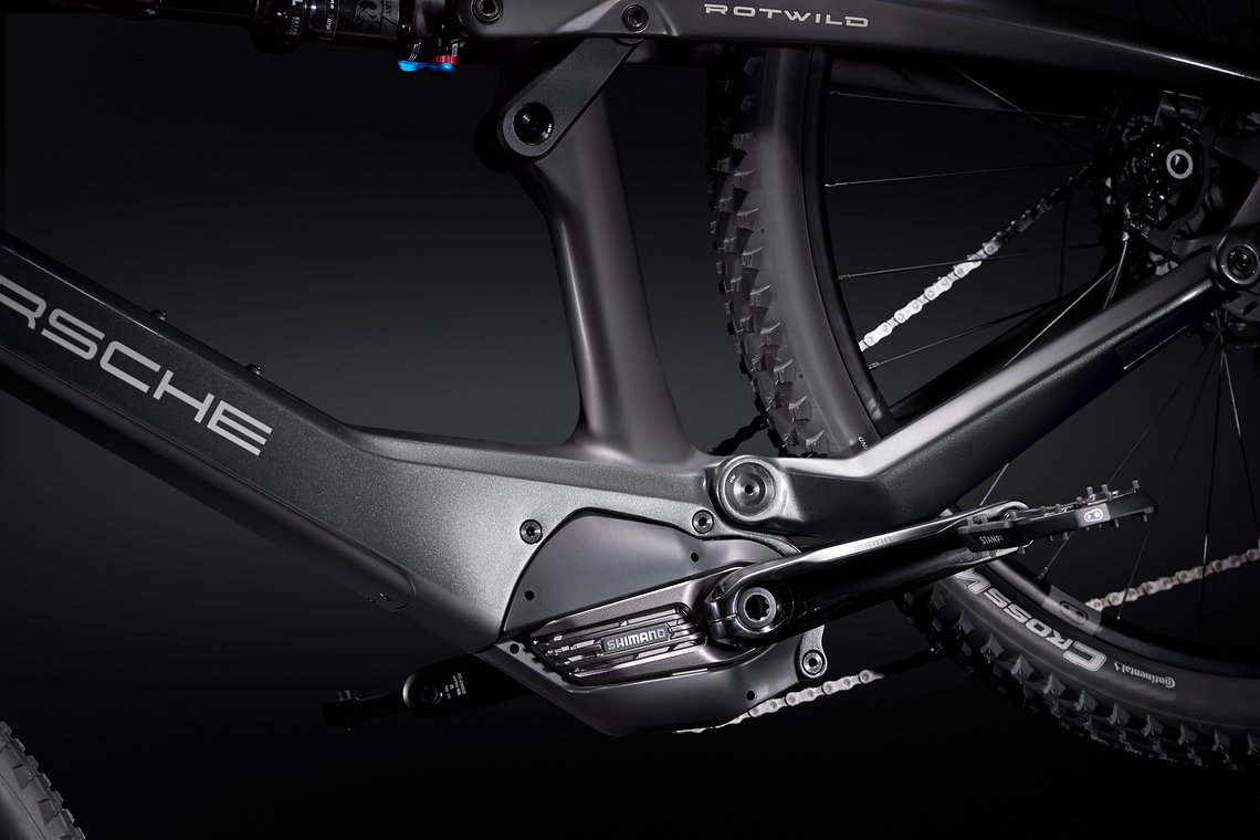 Antriebseinheit bei den E-Bikes von Porsche ist der Shimano EP8, der ein maximales Drehmoment von 85 Nm liefert.