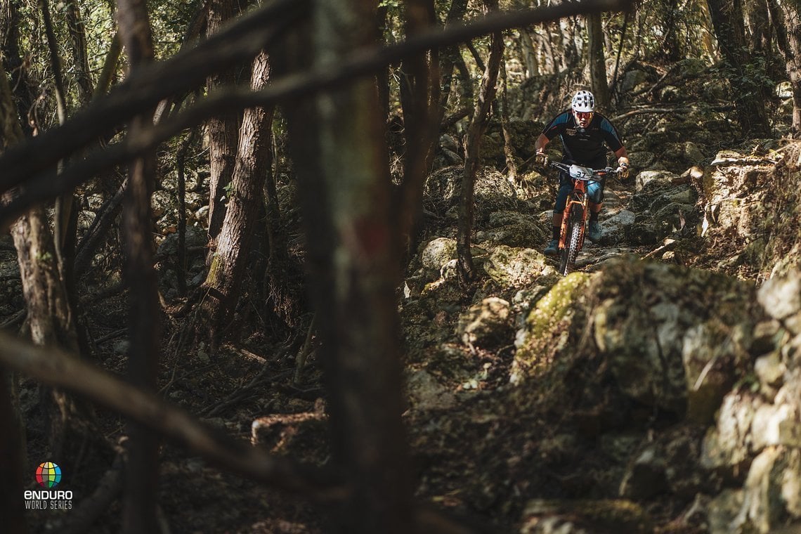 Claus Wachsmann shreddet über den Trail