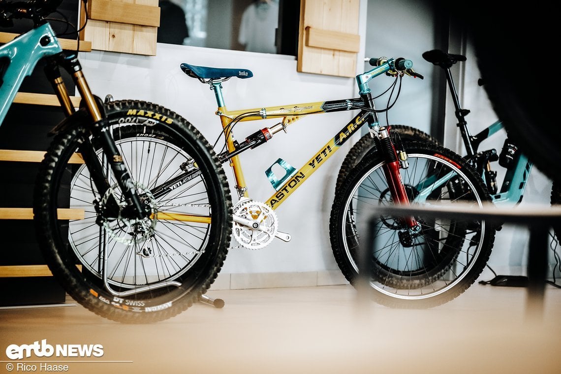 Mir als Mountainbiker der 90er Jahre läuft bei so einem Bike das Wasser im Mund zusammen.