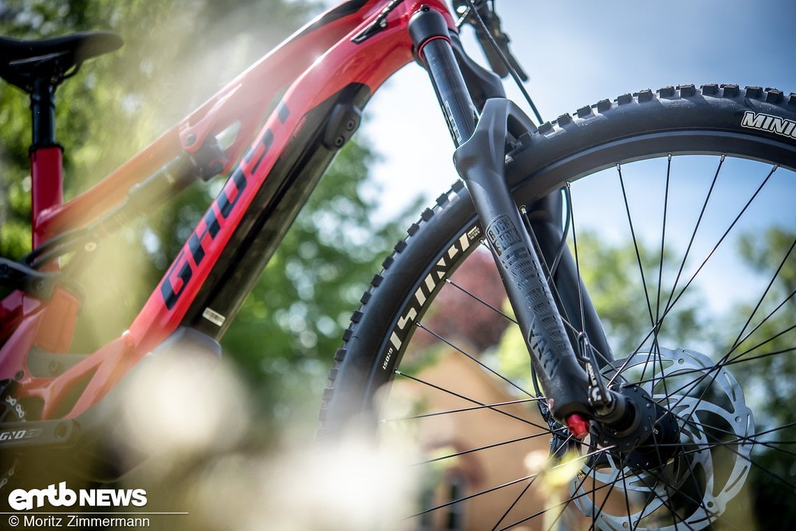 An der Front setzt das Hybride ASX 6.5 auf eine RockShox Yari RC mit Dual Position