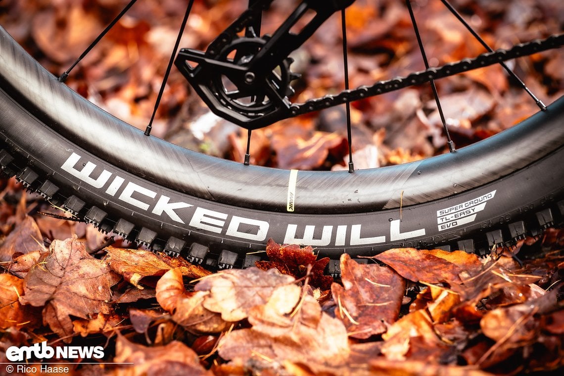 Am Hinterrad kommt ein Schwalbe Wicked Will zum Einsatz.