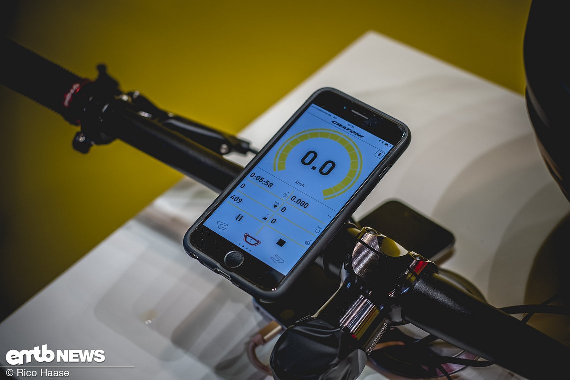 Die Cratoni App verbindet Helm mit Smartphone und gibt diverse Informationen wieder