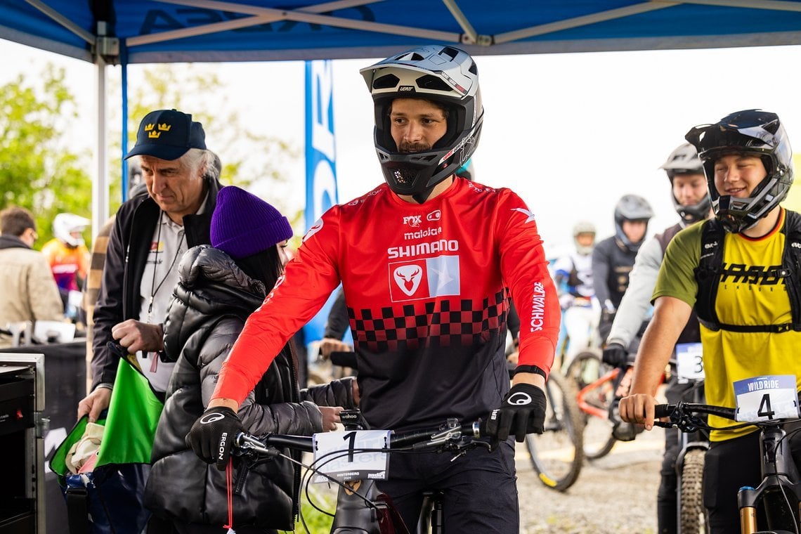 Torben Drach, einer der Favoriten, fährt für das neu gegründete Rotwild Schwalbe Gravity Team, und kam extra von der EDR-E aus Polen angereist.