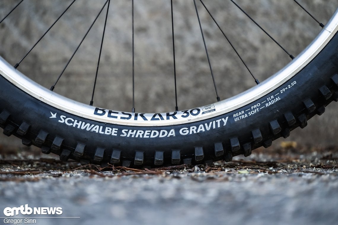 Geil! Schwalbe Shredda Gravity in Super Soft – damit haste Gripp ohne Ende.