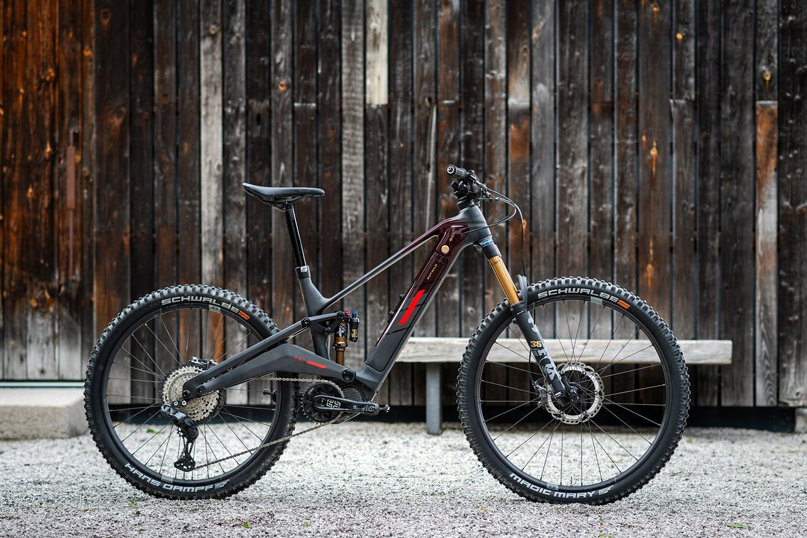 Mit dem Rotwild R.EX präsentiert die Dieburger Fahrradschmiede ihr neue E-All-Mountain.