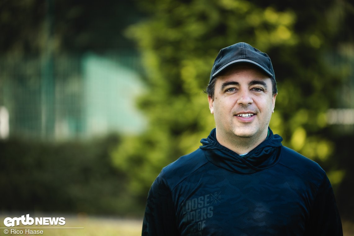 Philipp musst im Flowcamp feststellen, dass die neuen Bikes seinem 2019er Levo um einiges überlegen sind.