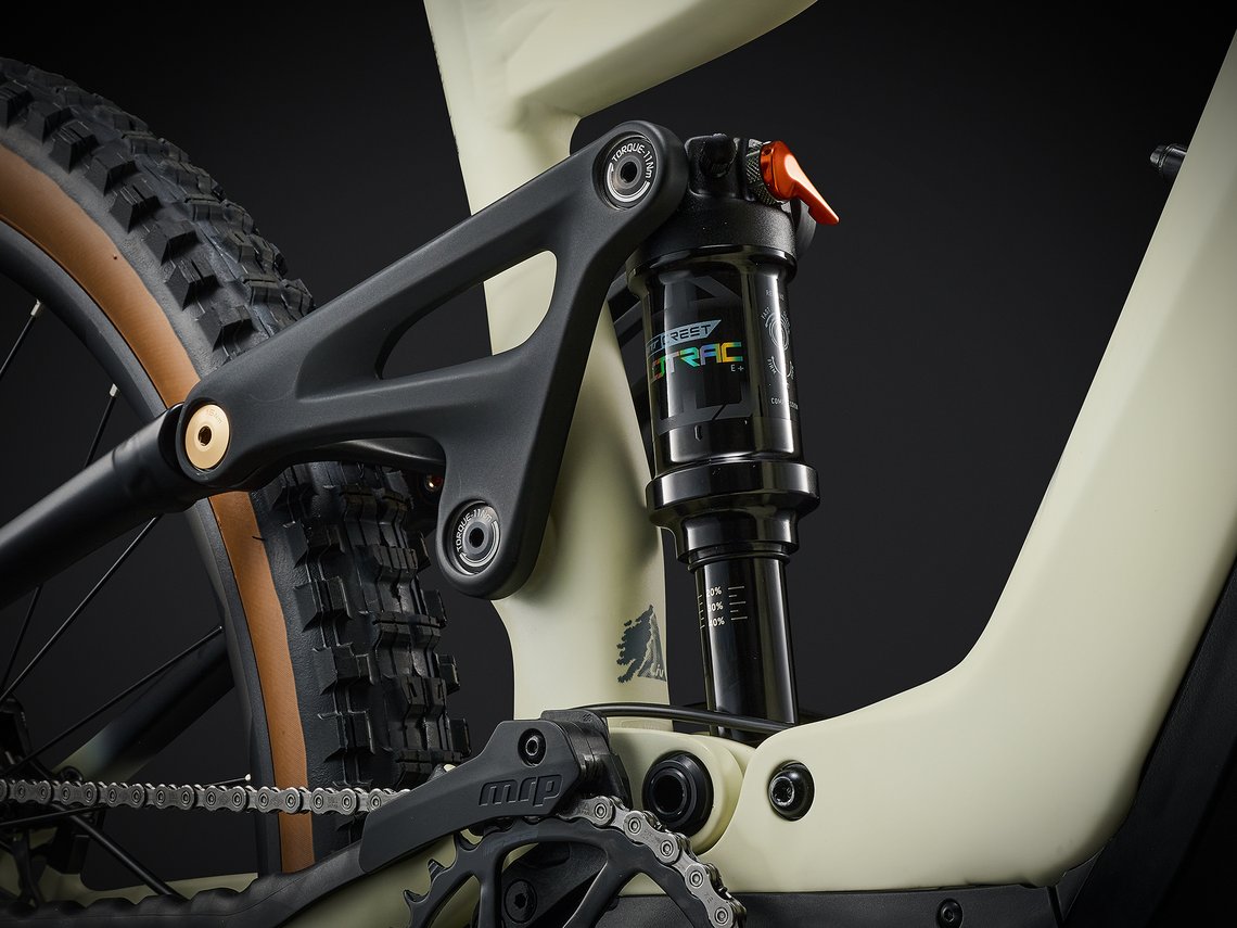 Das Embolden E+ setzt auf den bekannten Maestro-Hinterbau, der hier 140 mm freigibt.