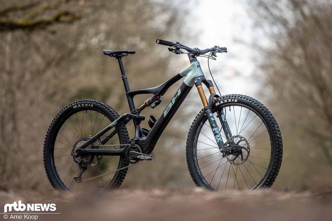 Das BH Bikes iLYNX Trail verfügt über 150 mm Federweg und rollt auf 29" Laufrädern.
