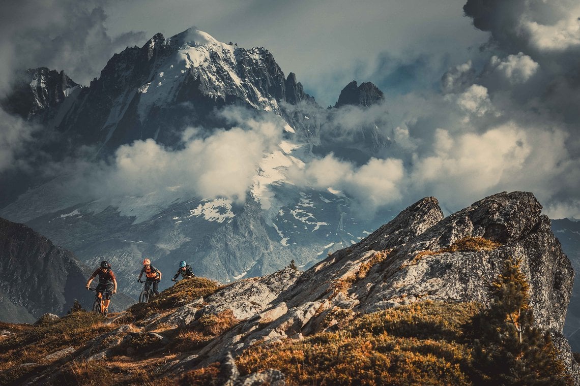 Eine Umrundung des Mont Blanc zählt zu den großen Abenteuern der Alpen