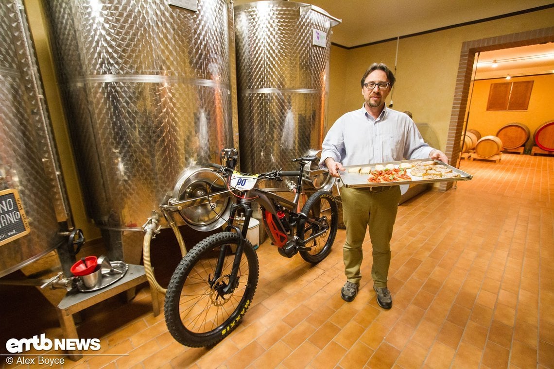 Simone our host brings the bruschetta along for the wine tasting.