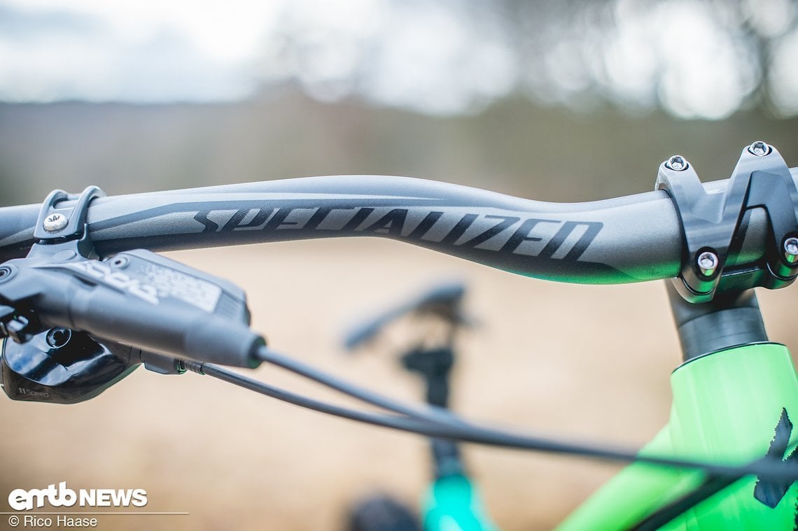 Der breite Riser-Bar kommt direkt von Specialized