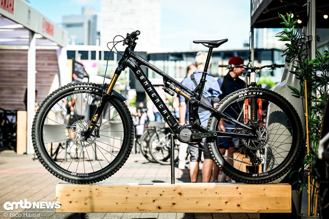 Das neue Commencal Meta Power SX kommt mit DJI Avinox-Motor und hübschem Aluminiumrahmen.