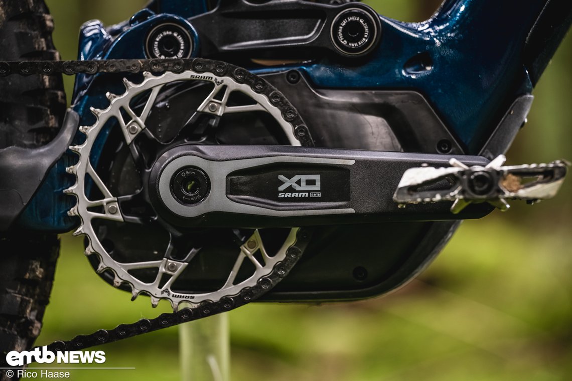 Extrem wenige Bikes setzen hingegen auf den SRAM-Powertrain-Antrieb – nach Insolvenzen bei Signa (Nukeproof) und Problemen bei Pierer (GasGas), ist das Ekano CF aktuell das einzige Bike im Verkauf mit Powertrain.