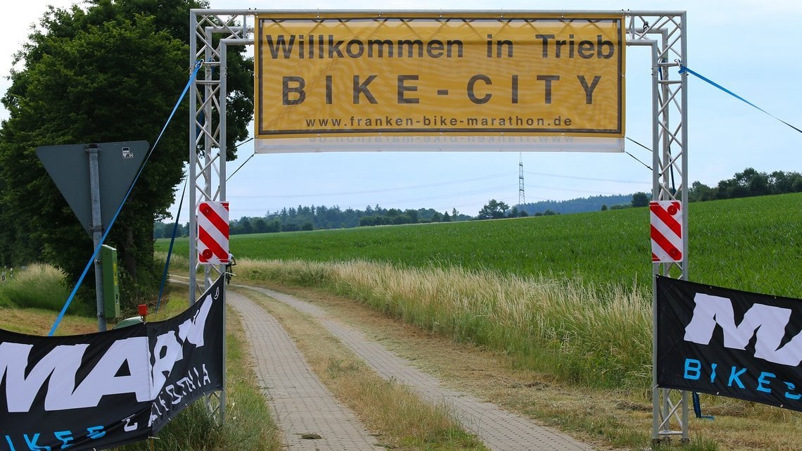 Einfahrt in die Runde der Bike-City