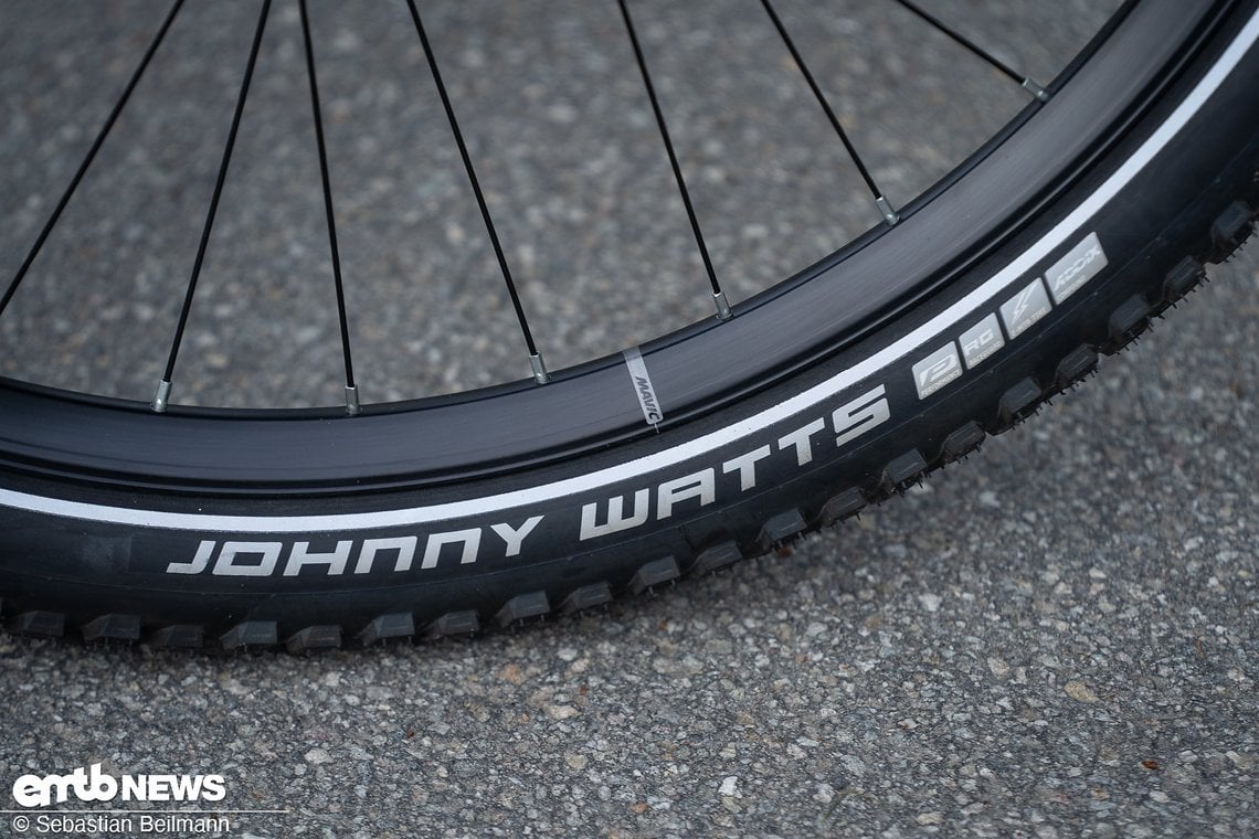 Die Schwalbe Johnny Watts-Bereifung ist auf MAVIC eCrossride 1-Laufrädern aufgezogen.