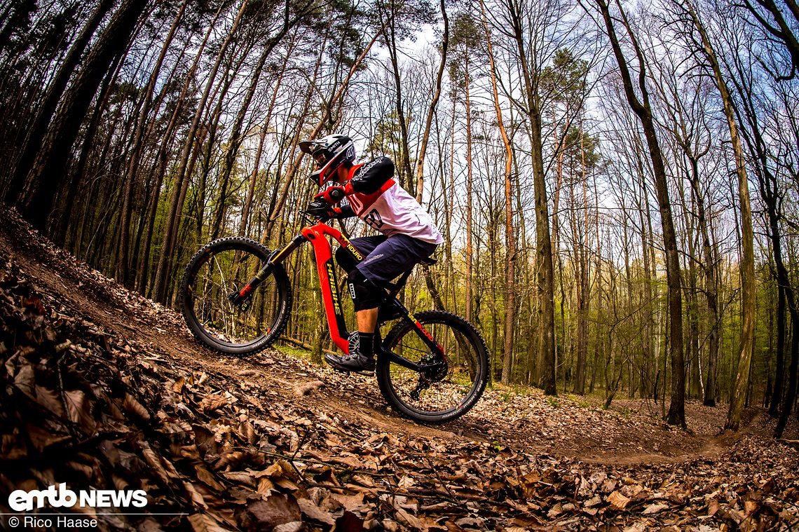 Die Geometrie ist modern und man hat spürbar viel Platz auf dem E-MTB