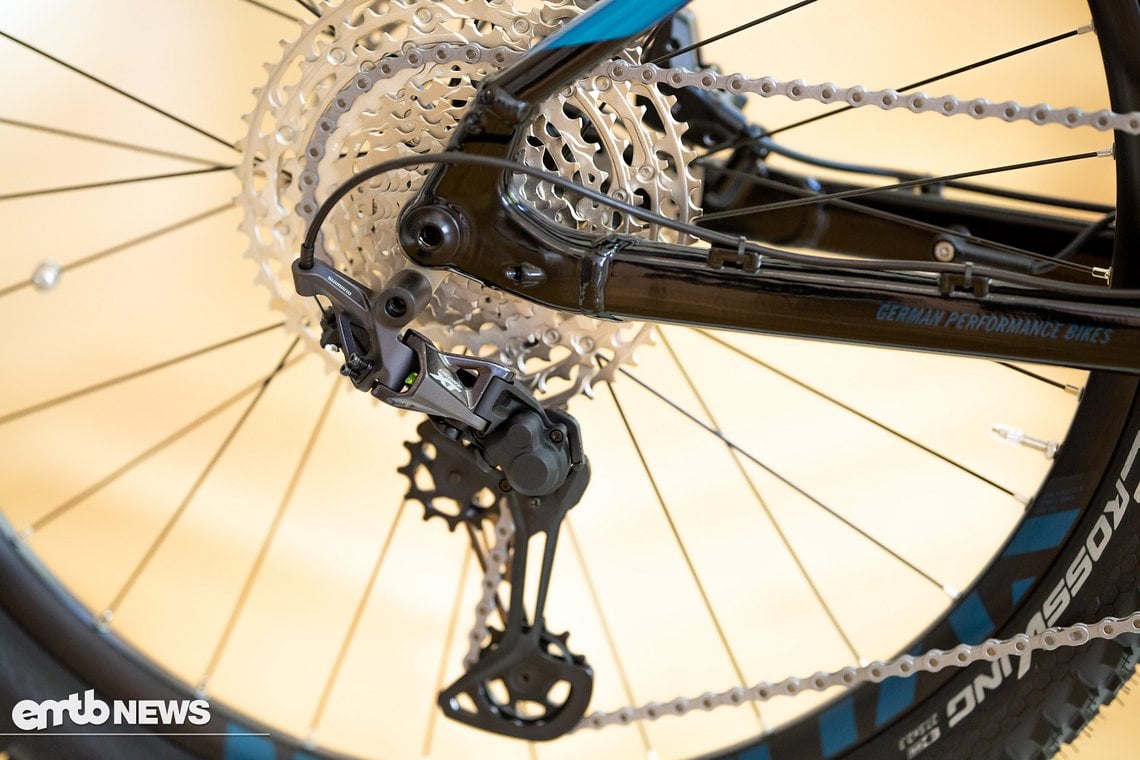 Geschaltet wird mit Shimano XT