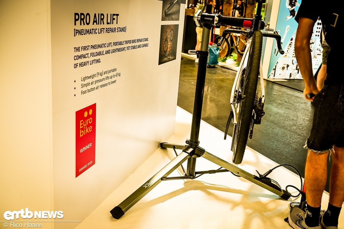 Der Pro Air Lift von Feedback wird mittels ...