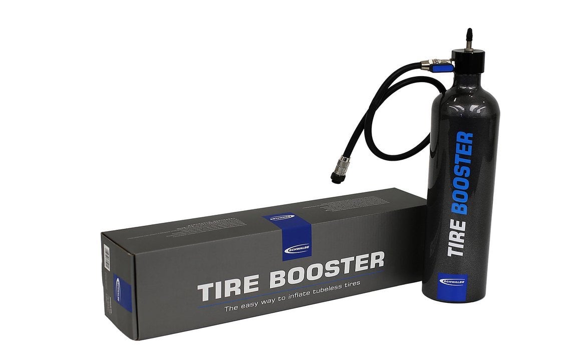 Wir verlosen ein komplettes Schwalbe Tubeless-Kit mit dem Tire Booster, ...