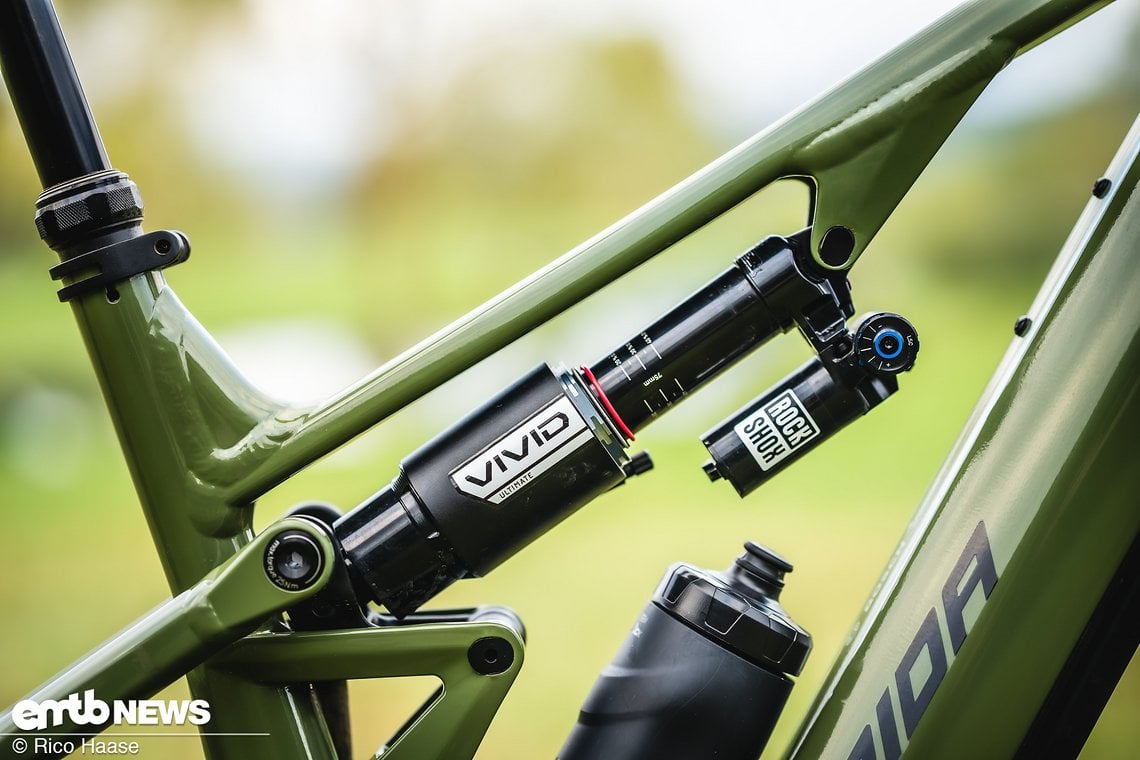 ... ein RockShox Vivid Ultimate zum Einsatz.