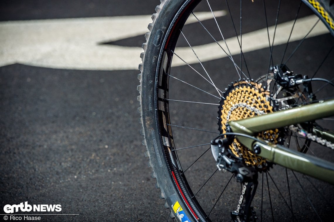 Die breiten Zipp-Felgen sorgen zusätzlich für Bling-Bling