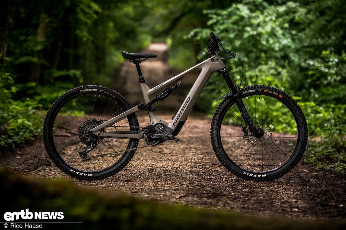 Norco Sight VLT C2 – satte 160/150 mm Federweg und eine moderne Geometrie machen dieses E-MTB für Fans schneller ruppiger Passagen interessant