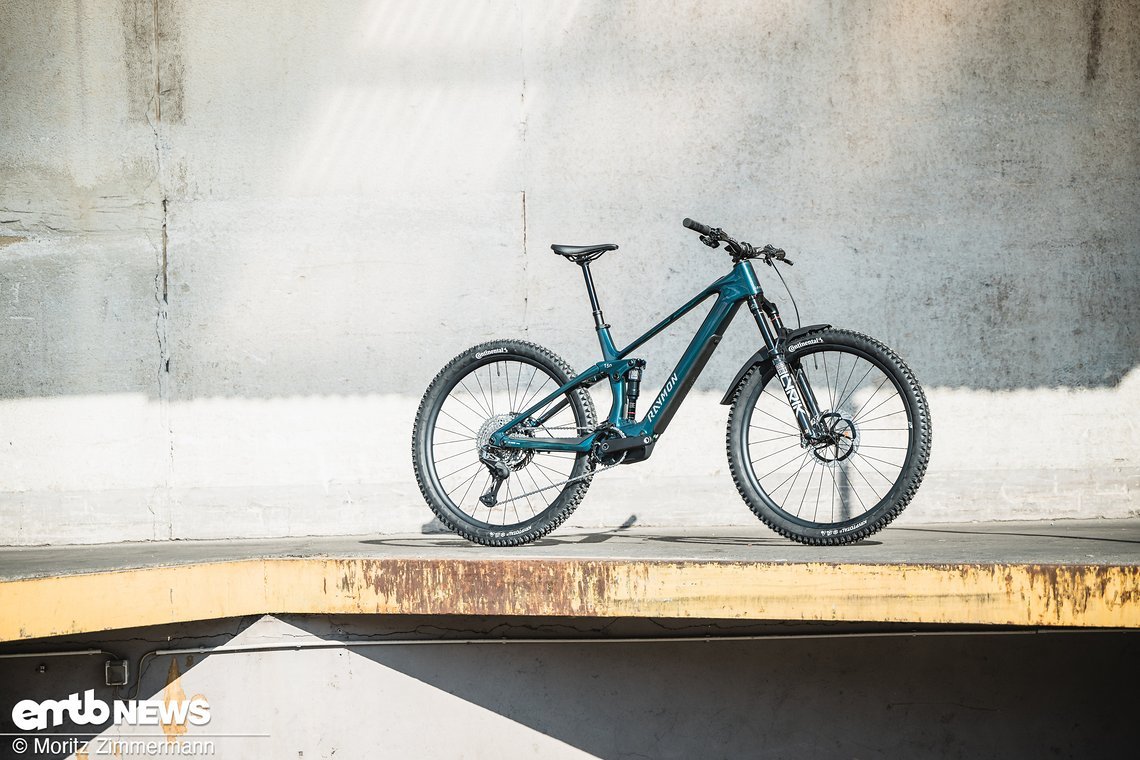 Mit dem Raymon Airok Ultra bekommt man ein potentes E-Mountainbike,