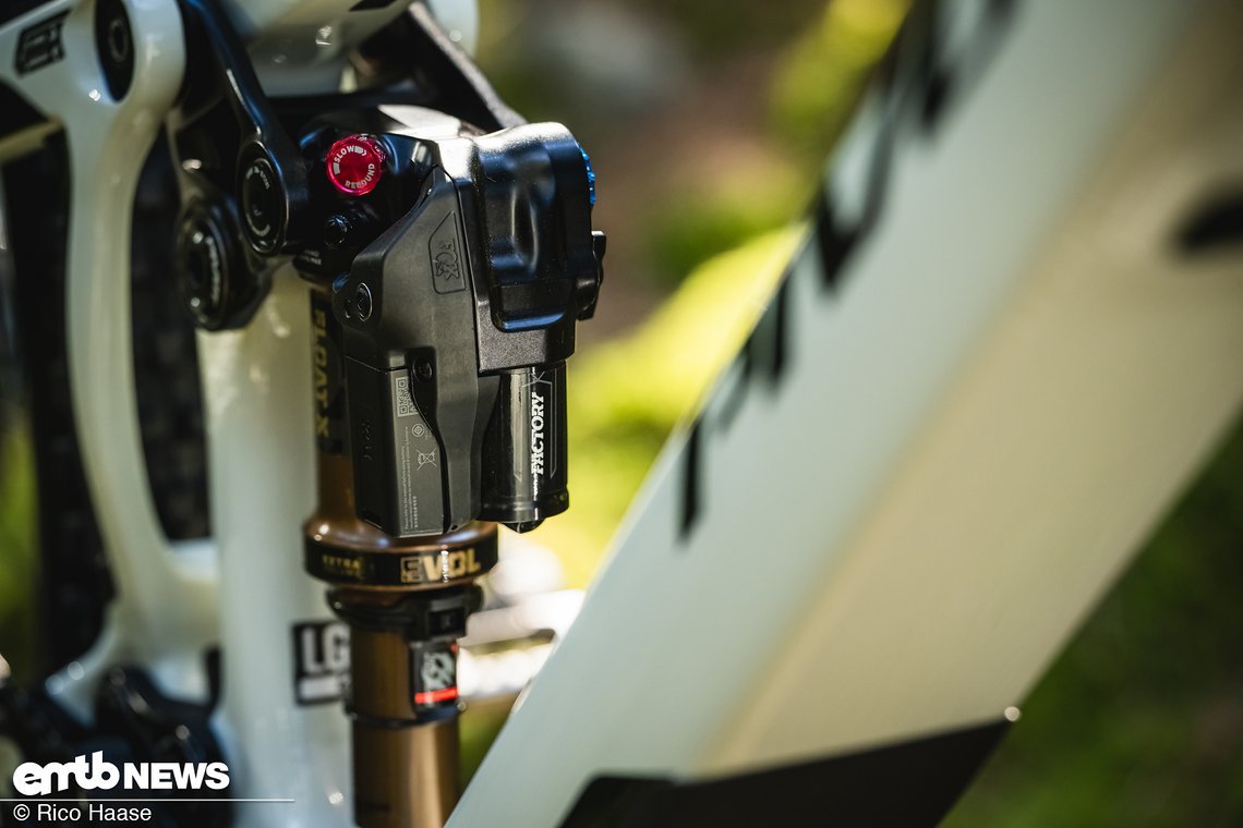 Auch der Fox Float X Live Valve Neo funkt mit seiner Sensorik hin und her