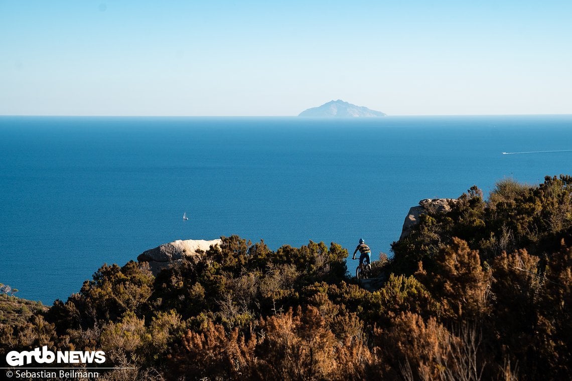 Im Hintergrund zu sehen: Montecristo