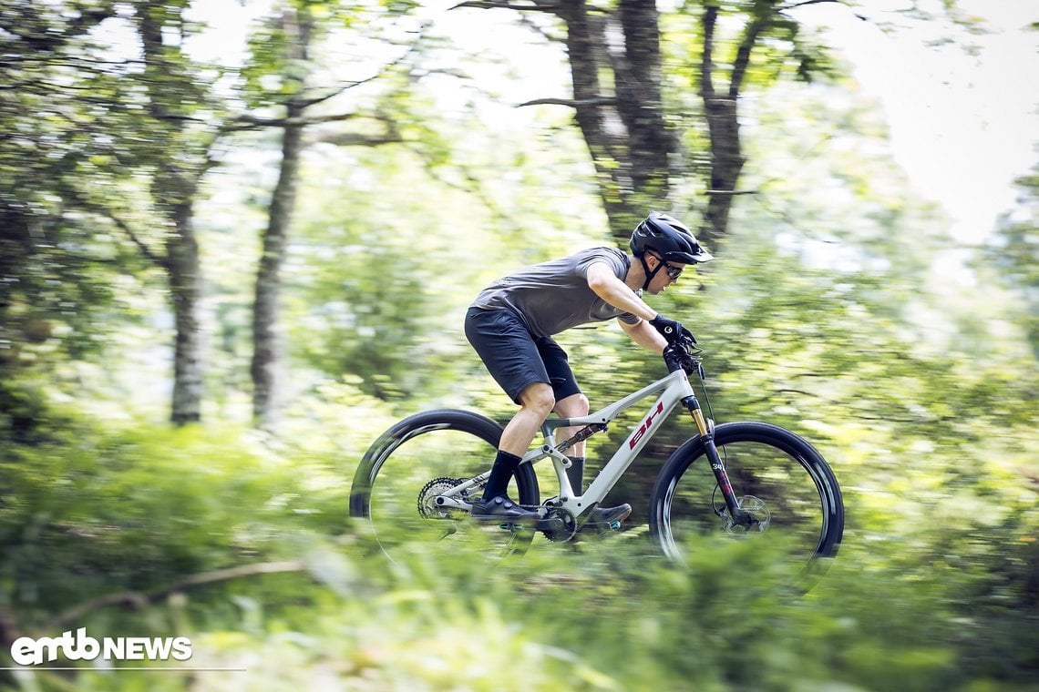 Mit dem BH iLynx Race hat der Hersteller ein Light-E-MTB im Portfolio, das im Sektor der Down-Country-Bikes wildert.